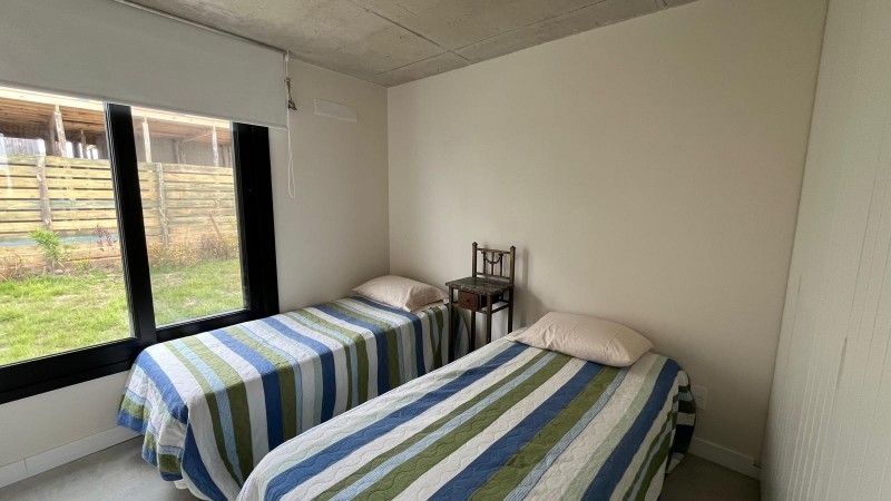 Alquiler de casa de tres dormitorios en Manantiales